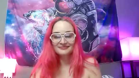 Snapshot of jennifergwen chatting on 06-23-26, 04:10 Jennifer Gwen online show from 06-23-26, 04:10