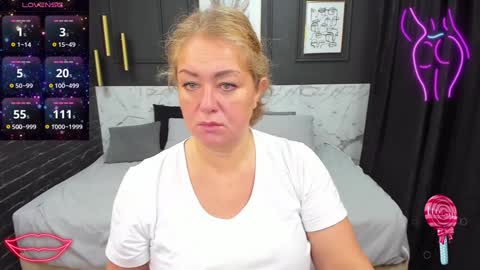 Jennifer online show from 12-01-24, 08:09