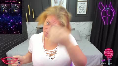 Jennifer online show from 12-04-24, 12:41