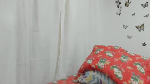 Snapshot of jenniferloveyou chatting on 01-19-25, 12:28 jenniferloveyou online show from 01-19-25, 12:28
