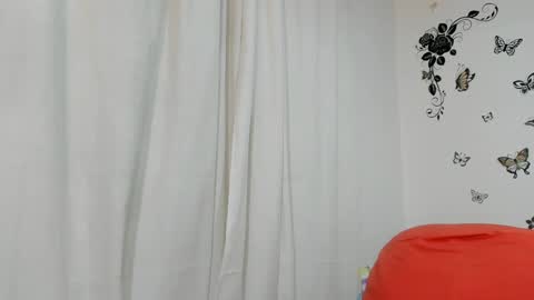 Snapshot of jenniferloveyou chatting on 01-31-25, 08:43 jenniferloveyou online show from 01-31-25, 08:43