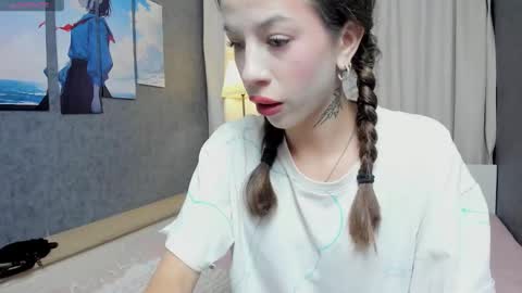 Snapshot of jenniferr_1 chatting on 09-16-25, 09:05 Jenny online show from 09-16-25, 09:05