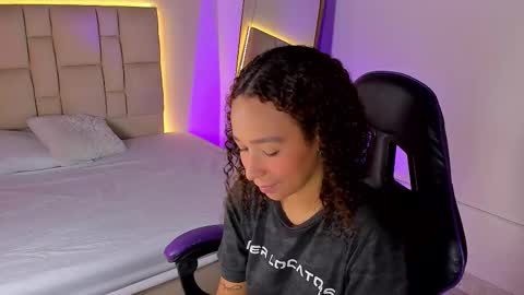 Snapshot of jenny__lawrence chatting on 10-26-25, 07:42 jenny__lawrence online show from 10-26-25, 07:42