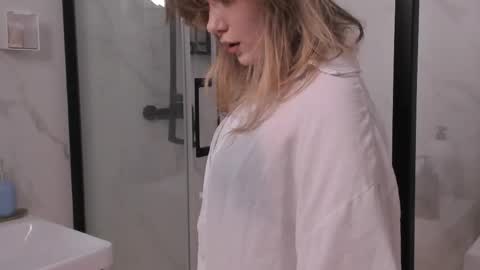 Snapshot of jenny_hardy chatting on 04-04-26, 01:08 Jenny my next stream is on Saturday at 1 pmUTC Welcome to my WhatsApp 3 online show from 04-04-26, 01:08