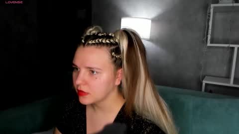 Snapshot of jenny_jimmy chatting on 02-17-26, 09:28 Jenny online show from 02-17-26, 09:28