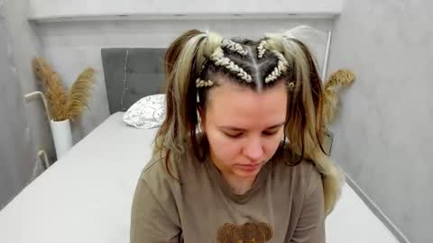 Snapshot of jenny_jimmy chatting on 02-20-26, 01:13 Jenny online show from 02-20-26, 01:13