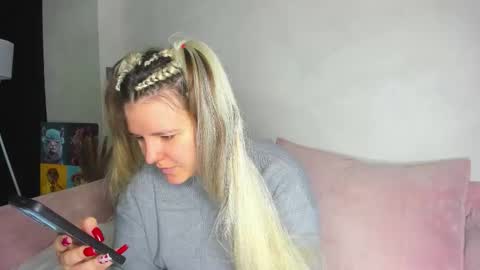 Snapshot of jenny_jimmy chatting on 02-23-26, 01:03 Jenny online show from 02-23-26, 01:03