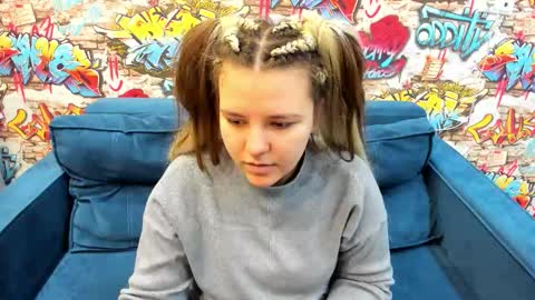 Snapshot of jenny_jimmy chatting on 02-25-26, 01:15 Jenny online show from 02-25-26, 01:15