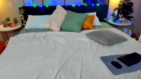 Snapshot of jenny_miller_ chatting on 01-22-25, 07:03 Jennt online show from 01-22-25, 07:03