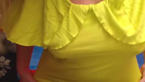 Snapshot of jenny_oliviawow chatting on 11-27-25, 02:30 All the most interesting in private. my room for my smile online show from 11-27-25, 02:30