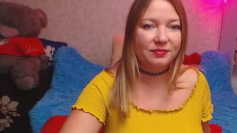Snapshot of jenny_oliviawow chatting on 11-30-25, 02:21 All the most interesting in private. my room for my smile online show from 11-30-25, 02:21