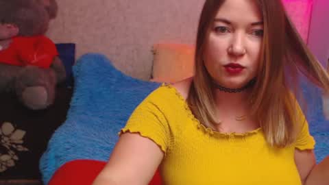 Snapshot of jenny_oliviawow chatting on 03-19-26, 04:00 All the most interesting in private. my room for my smile online show from 03-19-26, 04:00