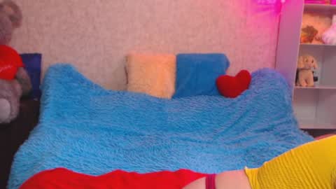 Snapshot of jenny_oliviawow chatting on 04-10-26, 02:00 All the most interesting in private. my room for my smile online show from 04-10-26, 02:00