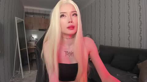 Snapshot of jenny_skyy chatting on 02-11-26, 06:35 Fuck my pussy not my brain online show from 02-11-26, 06:35