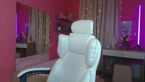jenny_smitx online show from 02-19-25, 12:11