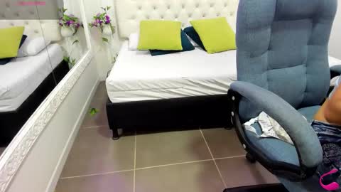 Snapshot of jenny_stark chatting on 02-11-26, 11:04 jenny_stark online show from 02-11-26, 11:04