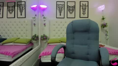 Snapshot of jenny_stark chatting on 06-09-26, 11:44 jenny_stark online show from 06-09-26, 11:44