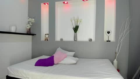 jenny_towers online show from 12-22-24, 09:55