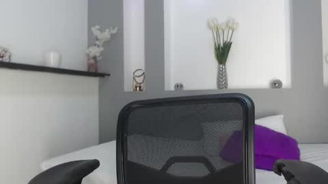 jenny_towers online show from 02-10-25, 09:14