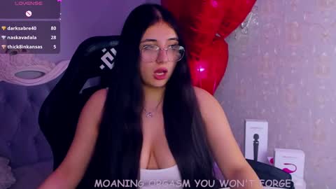 Snapshot of jennyferguson chatting on 02-05-25, 02:08 Jenny Ferguson online show from 02-05-25, 02:08