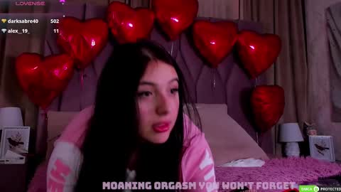 Snapshot of jennyferguson chatting on 02-18-25, 06:04 Jenny Ferguson online show from 02-18-25, 06:04