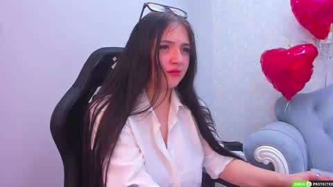 Snapshot of jennyferguson chatting on 02-22-25, 06:41 Jenny Ferguson online show from 02-22-25, 06:41