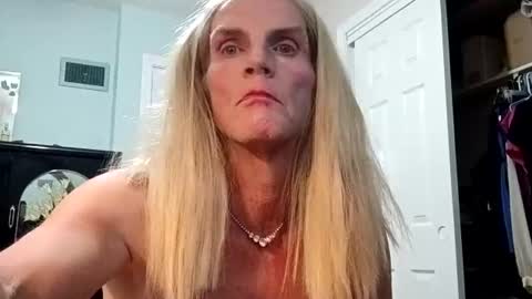Snapshot of jennywomacks chatting on 07-05-26, 04:19 jennywomacks online show from 07-05-26, 04:19