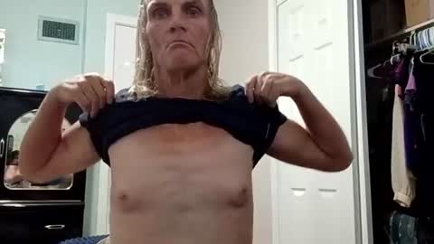 Snapshot of jennywomacks chatting on 07-14-26, 12:46 jennywomacks online show from 07-14-26, 12:46