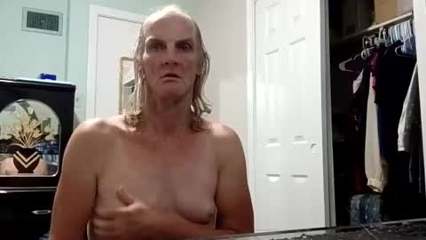 Snapshot of jennywomacks chatting on 07-15-26, 05:02 jennywomacks online show from 07-15-26, 05:02