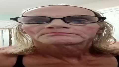 Snapshot of jennywomacks chatting on 07-19-26, 04:44 jennywomacks online show from 07-19-26, 04:44