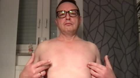 Snapshot of jens1975 chatting on 11-09-25, 06:23 jens1975 online show from 11-09-25, 06:23