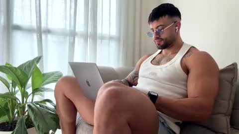 Jeremy online show from 05-08-26, 01:16