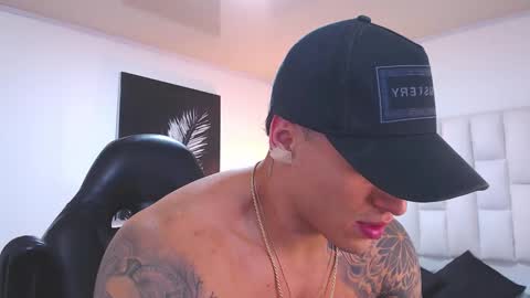 Snapshot of jeremy_lane chatting on 03-12-26, 11:33 Jeremy lane online show from 03-12-26, 11:33