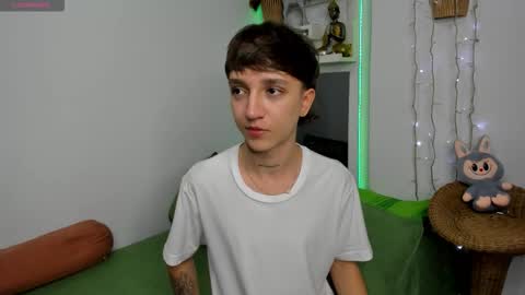 jero independent model online show from 12-18-25, 01:22