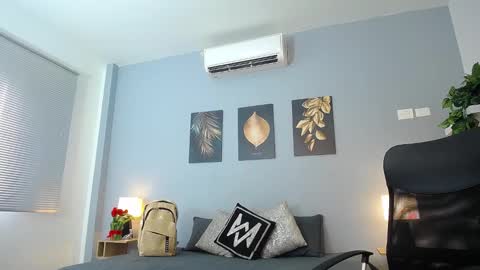 Snapshot of jeremylowe chatting on 12-12-24, 01:06 Jeremy Lowe online show from 12-12-24, 01:06