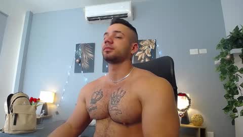 Snapshot of jeremylowe chatting on 12-16-24, 04:27 Jeremy Lowe online show from 12-16-24, 04:27