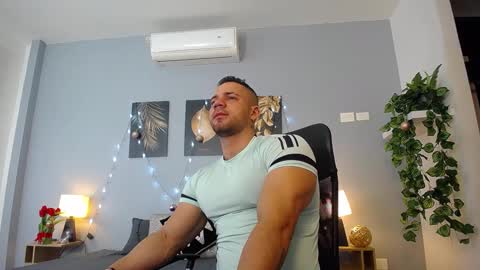 Snapshot of jeremylowe chatting on 12-17-24, 01:16 Jeremy Lowe online show from 12-17-24, 01:16