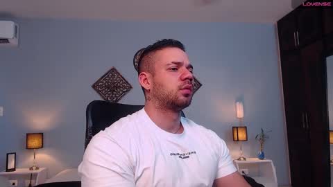 Snapshot of jeremylowe chatting on 01-10-25, 01:09 Jeremy Lowe online show from 01-10-25, 01:09