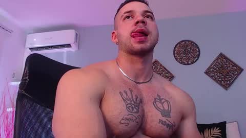 Snapshot of jeremylowe chatting on 01-21-25, 07:17 Jeremy Lowe online show from 01-21-25, 07:17