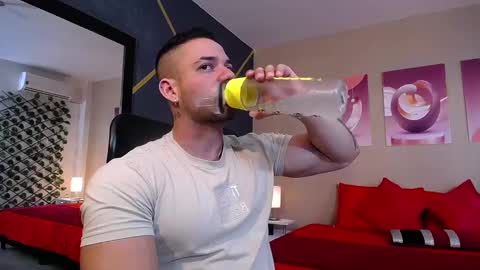 Snapshot of jeremylowe chatting on 02-19-25, 04:33 Jeremy Lowe online show from 02-19-25, 04:33