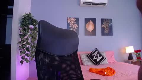 Snapshot of jeremylowe chatting on 02-21-25, 04:48 Jeremy Lowe online show from 02-21-25, 04:48