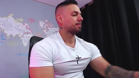 Snapshot of jeremylowe chatting on 11-17-25, 01:39 Jeremy Lowe online show from 11-17-25, 01:39