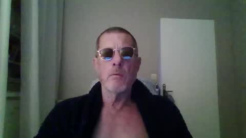 Snapshot of jerflor chatting on 11-06-25, 01:56 jerflor online show from 11-06-25, 01:56