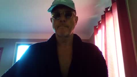 Snapshot of jerflor chatting on 11-26-25, 01:23 jerflor online show from 11-26-25, 01:23