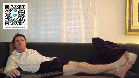 Snapshot of jerkinyourhole chatting on 01-28-25, 12:11 Jerk In Your Hole online show from 01-28-25, 12:11