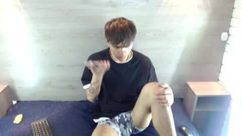 Jerom xx online show from 10-15-25, 08:42