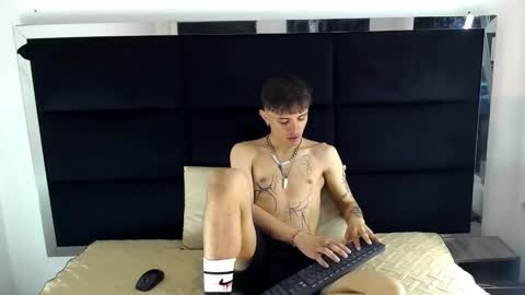 Jerom xx online show from 11-05-25, 07:36