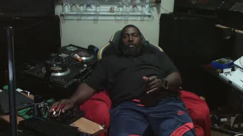 Snapshot of jerry0827 chatting on 06-17-26, 06:27 jerry johnson online show from 06-17-26, 06:27