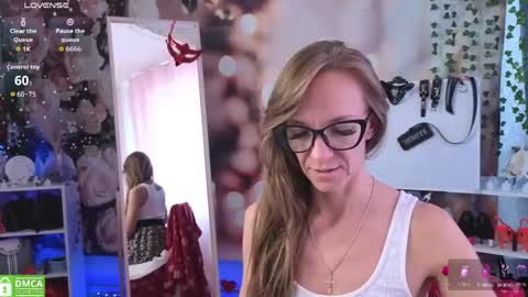 jesica_moon_peachyy online show from 06-06-26, 05:01