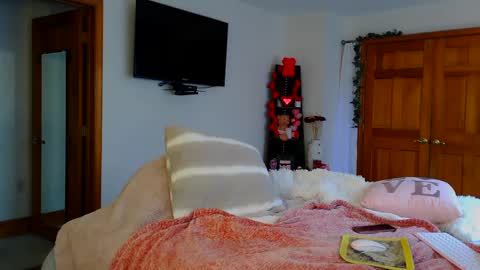 Snapshot of jessabelle_diamond chatting on 02-25-25, 06:09 Jessabelle Diamond online show from 02-25-25, 06:09
